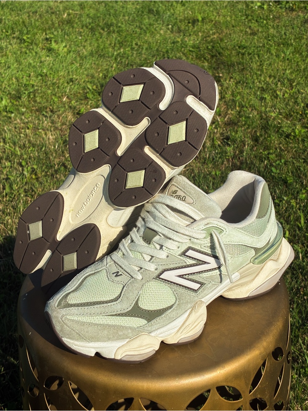 ‘Olivine’ Light Green New Balance 9060